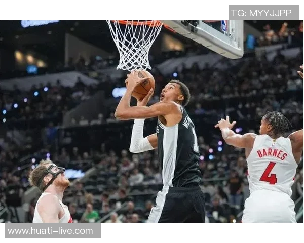 文班谈空中转身360上篮首次尝试未专门练习展现惊人天赋